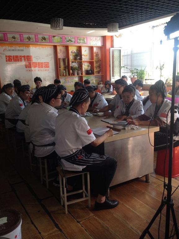 ����������ֿ�չ���ְҵ��ѵѧУ��ȫ���鹤��